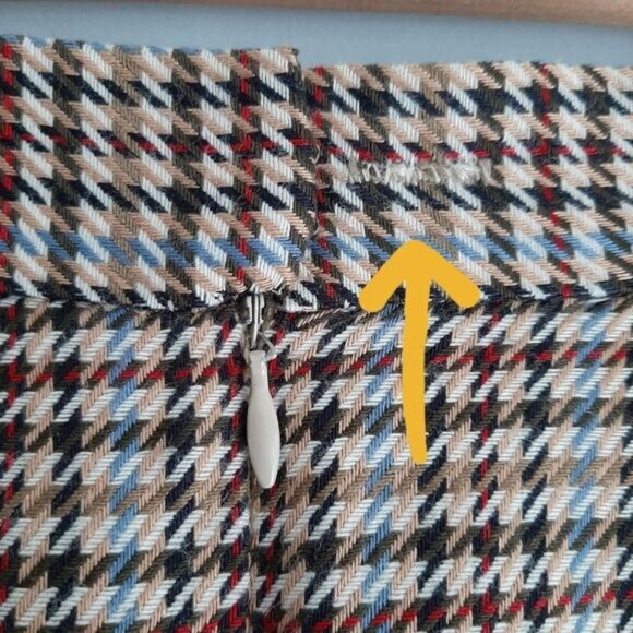 TALBOTS Classic Houndstooth Knee Length Pencil Skirt Sz 10 Flawed - Picture 12 of 13